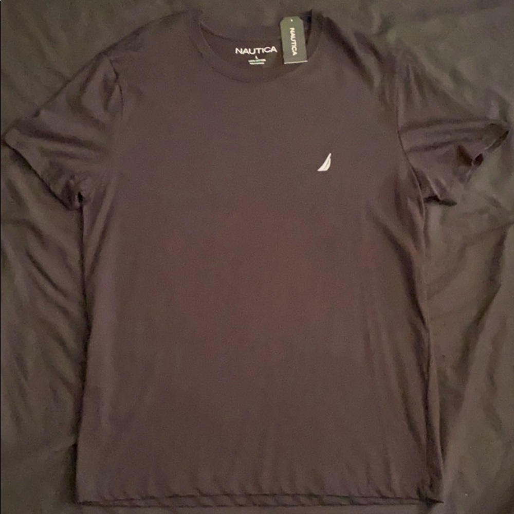 Men’s nautica shirt.
